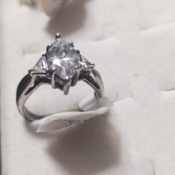 Women's Size 5 3/4 Sterling Silver Ring with Cubic Zirconia Engagement Cut - Picture 2 of 7